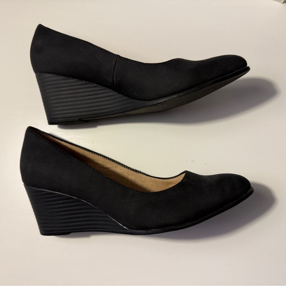 SOUL Naturalizer Elegant Black Heels - Picture 2 of 3